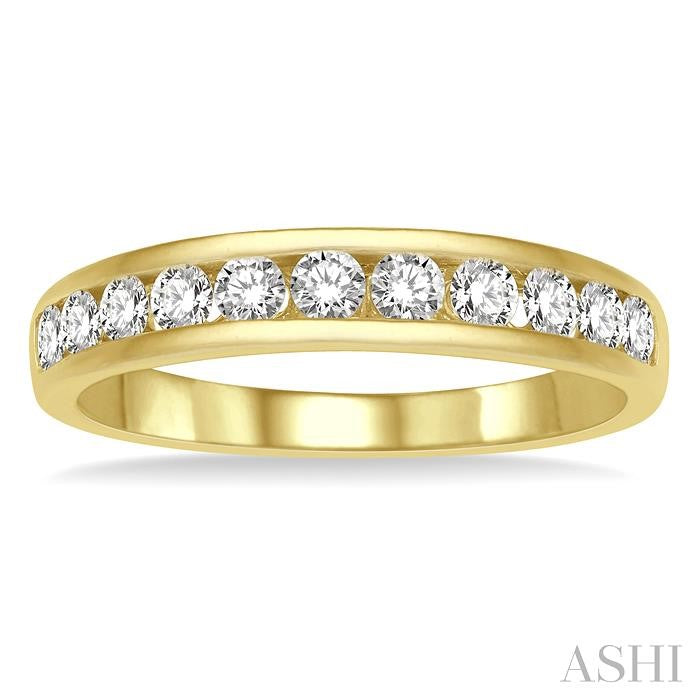 1/2 Ctw Channel Set 11 Stone Round Cut Diamond Wedding Band in 14K Yellow Gold