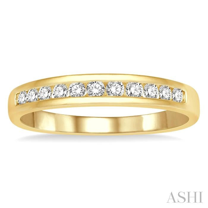 1/4 Ctw Channel Set 11 Stone Round Cut Diamond Wedding Band in 14K Yellow Gold