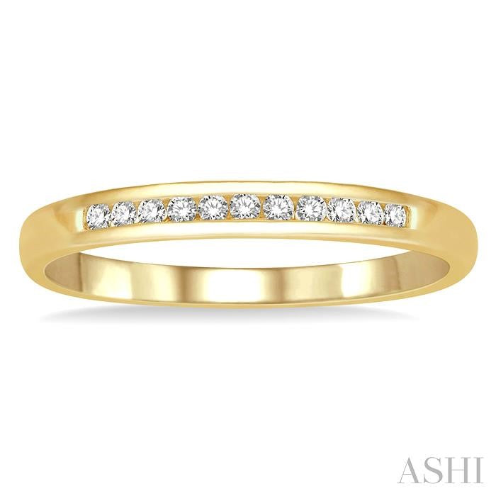 1/10 Ctw Channel Set 11 Stone Round Cut Diamond Wedding Band in 14K Yellow Gold
