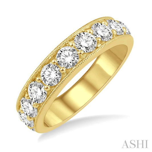 2 Ctw Round Cut Diamond Wedding Band in 14K Yellow Gold