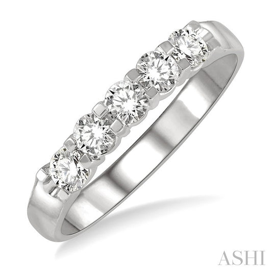 1/2 Ctw 5 Stone Round Cut Diamond Wedding Band in 14K White Gold