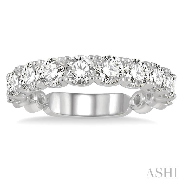 2 Ctw Lattice Round Cut Diamond Wedding Band in 14K White Gold
