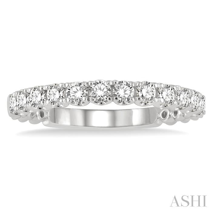 1/2 Ctw Lattice Round Cut Diamond Wedding Band in 14K White Gold