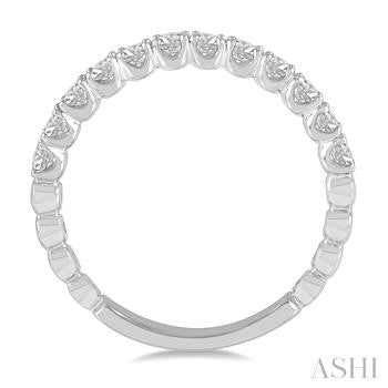 1/2 Ctw Lattice Round Cut Diamond Wedding Band in Platinum