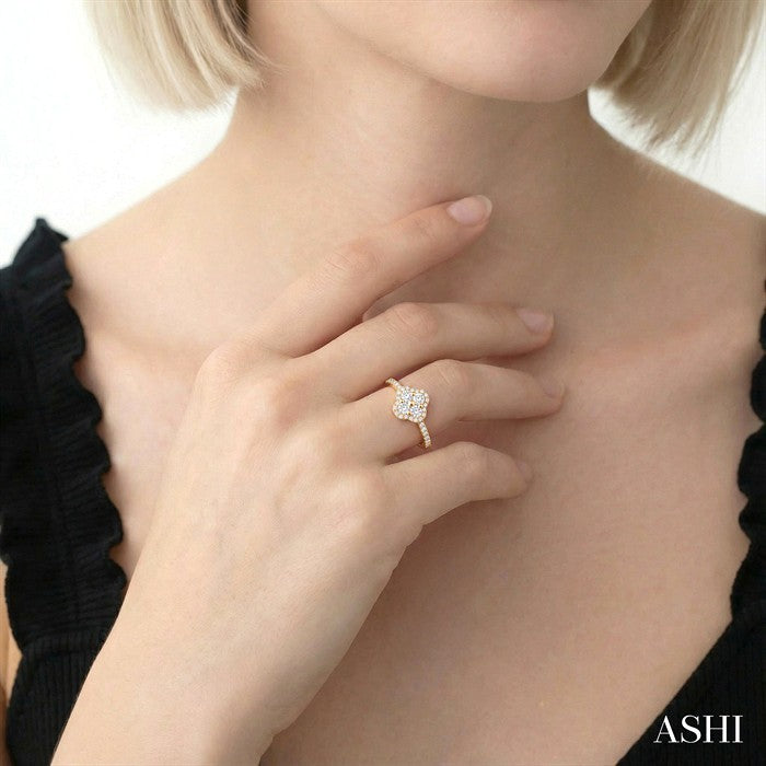 1/2 Ctw Clover Round Cut Diamond Fashion Ring in 14K Yellow Gold
