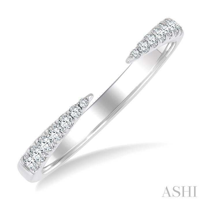 1/5 Ctw Graduated Round Cut Diamond Claw Open Fashion Ring in 10K White Gold