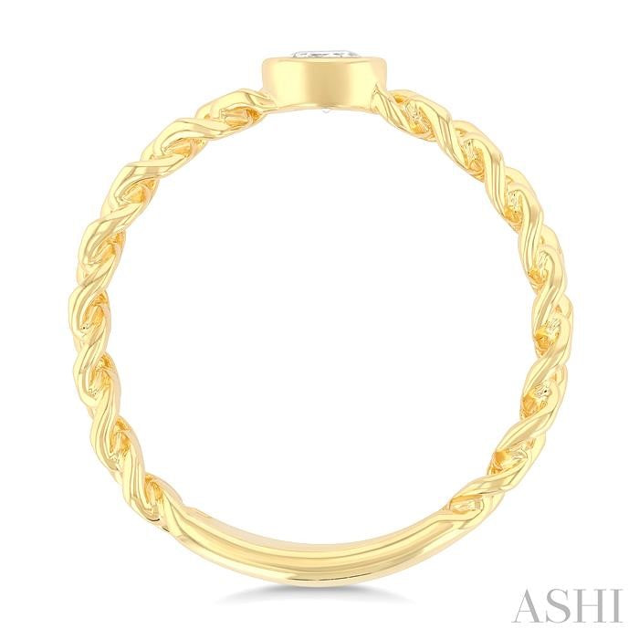 1/5 Ctw Bezel Set Round Cut Diamond Curb Link Fashion Ring in 14K Yellow Gold