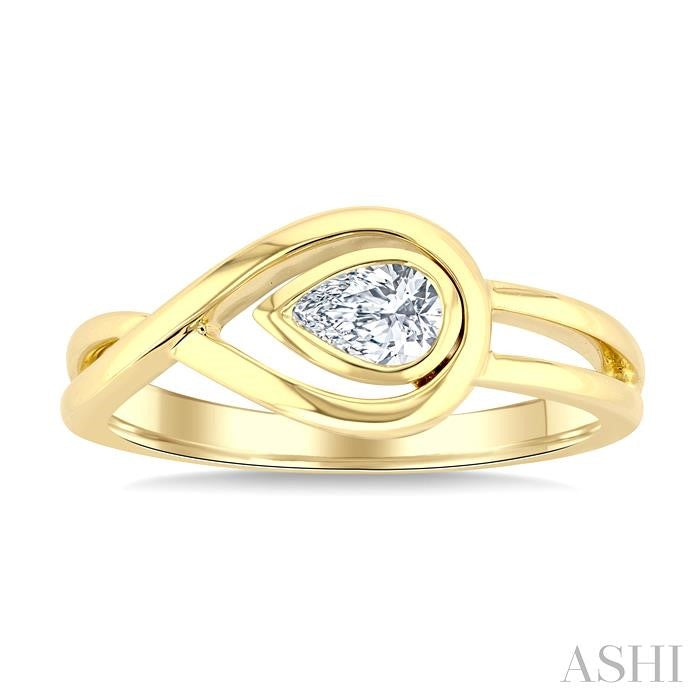 1/4 Ctw Nested Teardrop Pear Cut Diamond Fashion Ring in 14K Yellow Gold