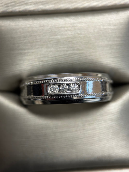 10k white gold milgrain 3-stone band 1/10ctw