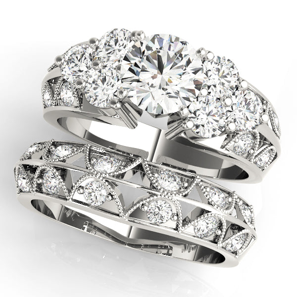 ENGAGEMENT RINGS CLUSTER SIDES
