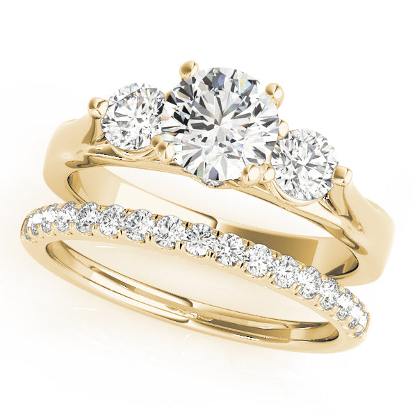 3-Stone Round Engagement Ring