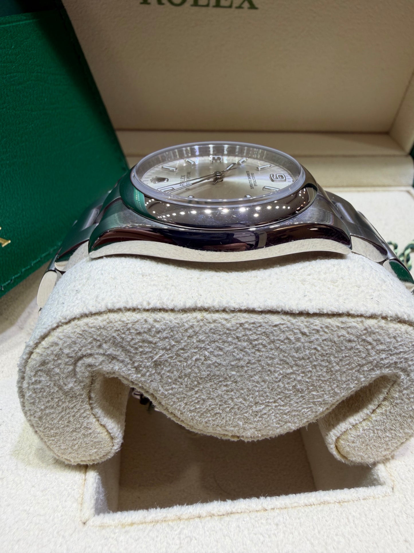 Rolex Oyster Perpetual 36mm Ref. 116000 – Silver Dial | Pre-Owned Rolex