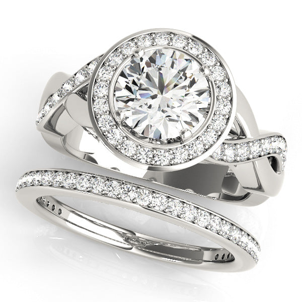 ENGAGEMENT RINGS HALO