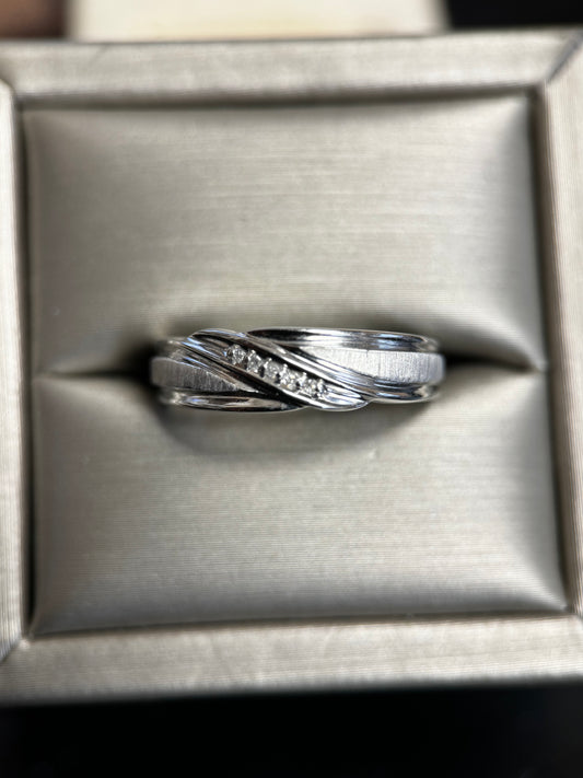 MEN'S 5 ROUND DIAMOND BAND IN 10k white GOLD 1/10ctw