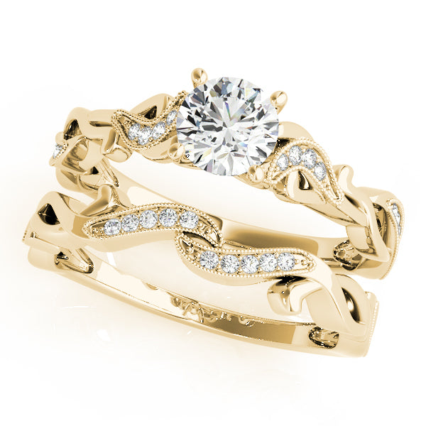 ENGAGEMENT RING WITH TWISTED SHANK