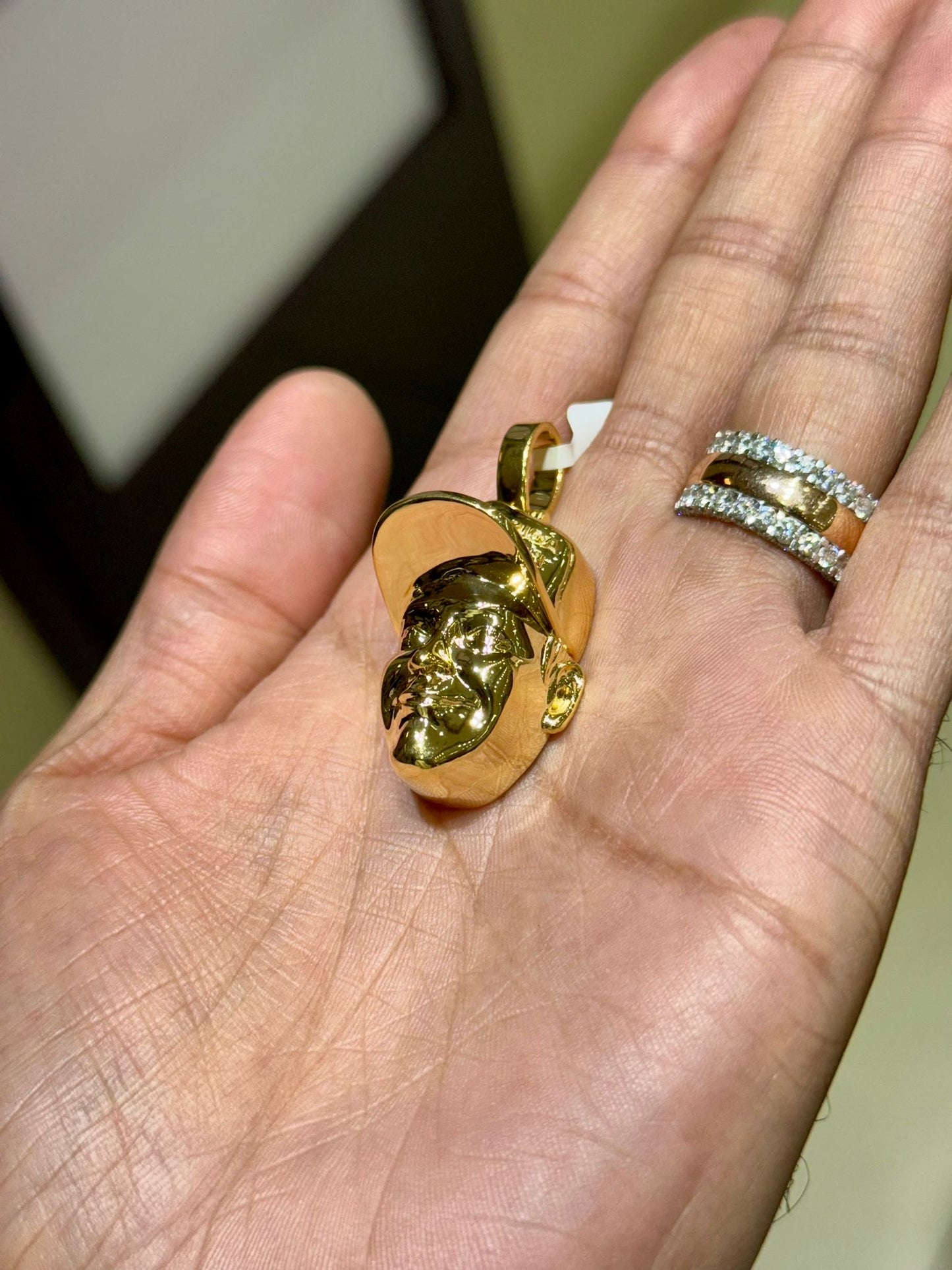 10k yellow Gold Donald Trump Pendant