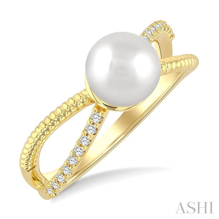 7 MM Cultured Pearl and 1/10 Ctw Round Cut Diamond Criss Cross Fashion Ring in 10K Yellow Gold