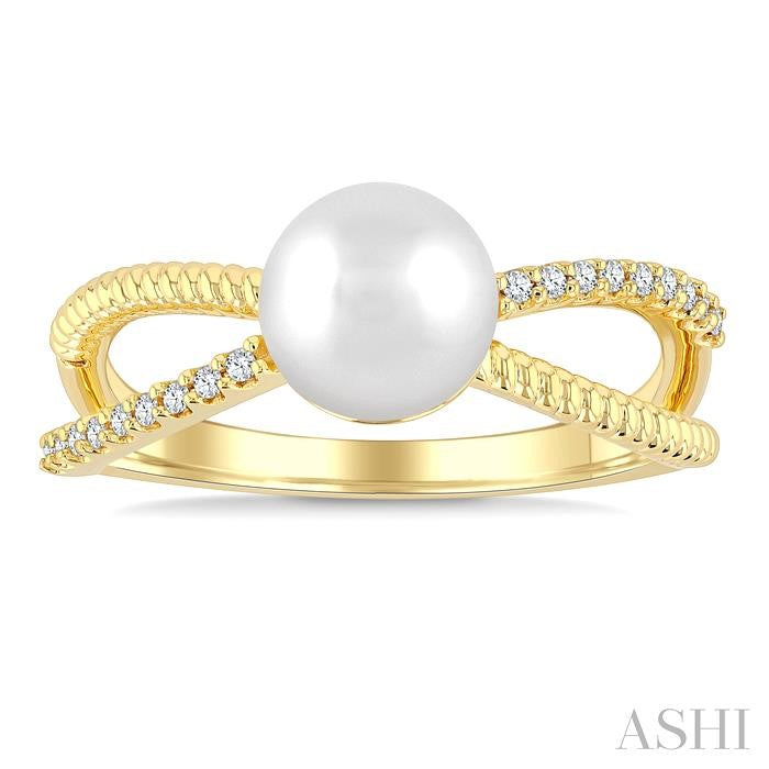 7 MM Cultured Pearl and 1/10 Ctw Round Cut Diamond Criss Cross Fashion Ring in 10K Yellow Gold