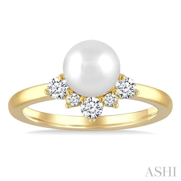 7 MM Cultured Pearl and 1/4 Ctw Round Cut Diamond Fashion Ring in 10K Yellow Gold