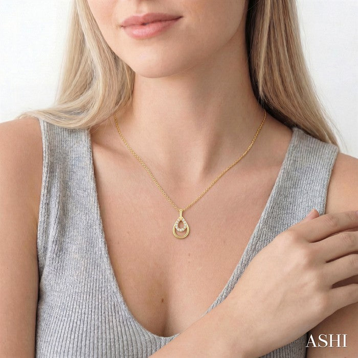 1/10 Ctw Overlay Pear Shaped Frame Round Cut Golden Glow Diamond Fashion Drop Petite Pendant With Chain in 10K Yellow Go