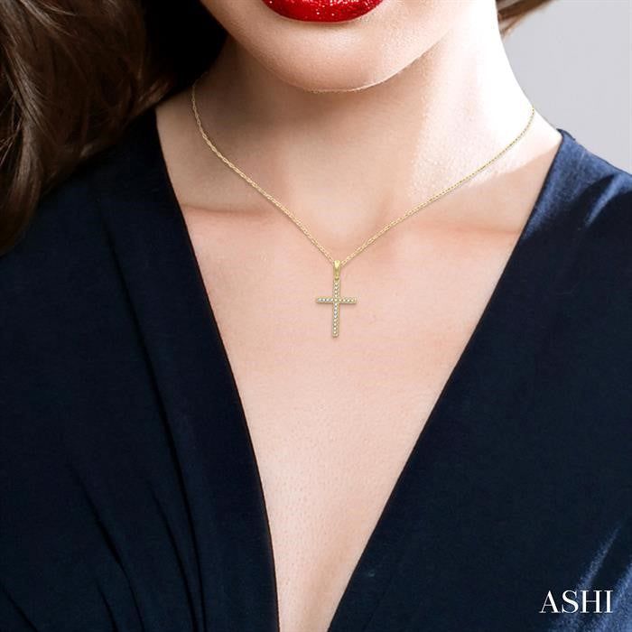 1/10 Ctw Cross Charm Petite Round Cut Diamond Fashion Pendant in 10K Yellow Gold with chain