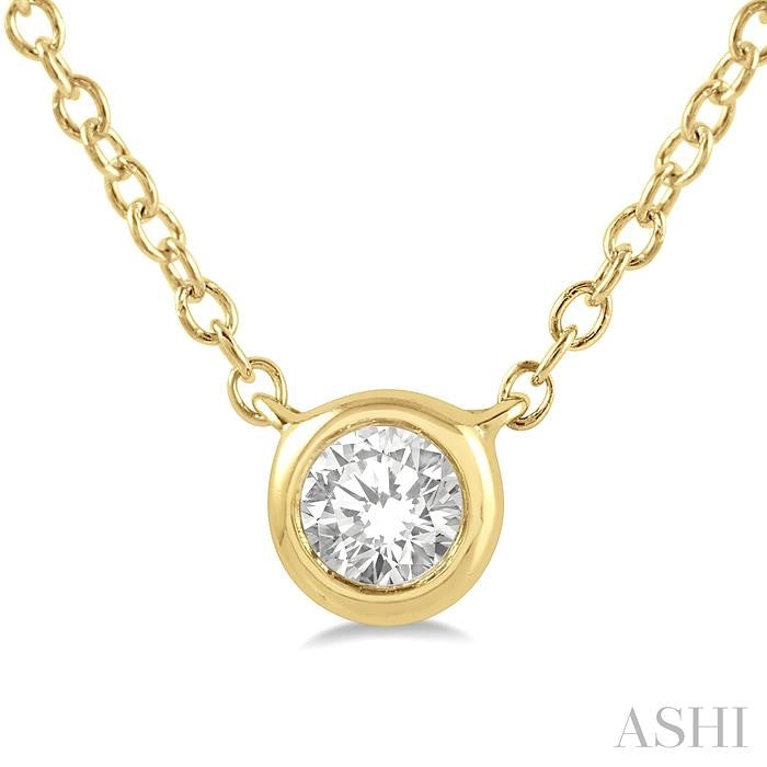 1/10 Ctw Bezel Round Cut Diamond Petite Fashion Pendant With Chain in 10K Yellow Gold