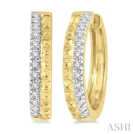 1/10 Ctw Pyramid Round Cut Diamond Huggie Petite Earrings in 10K Yellow Gold