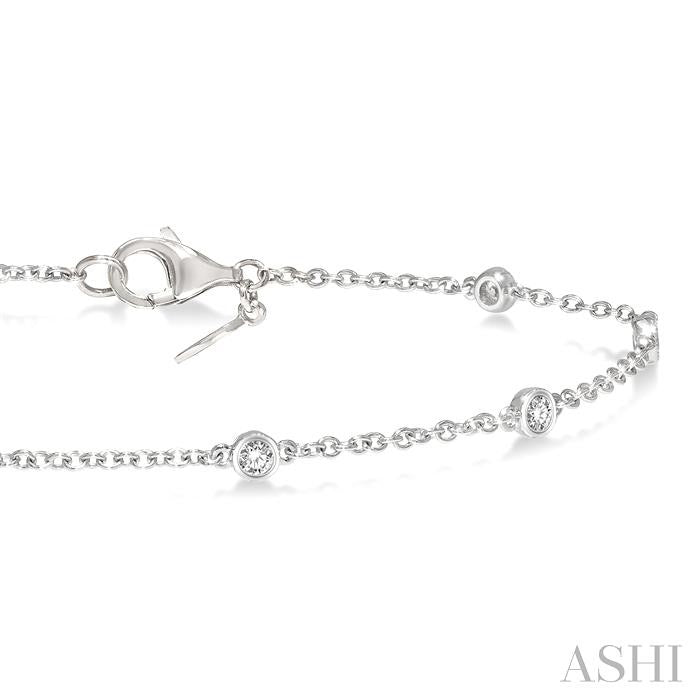 1/4 Ctw Circular Mount Round Cut Diamond Station Bracelet in 14K White Gold