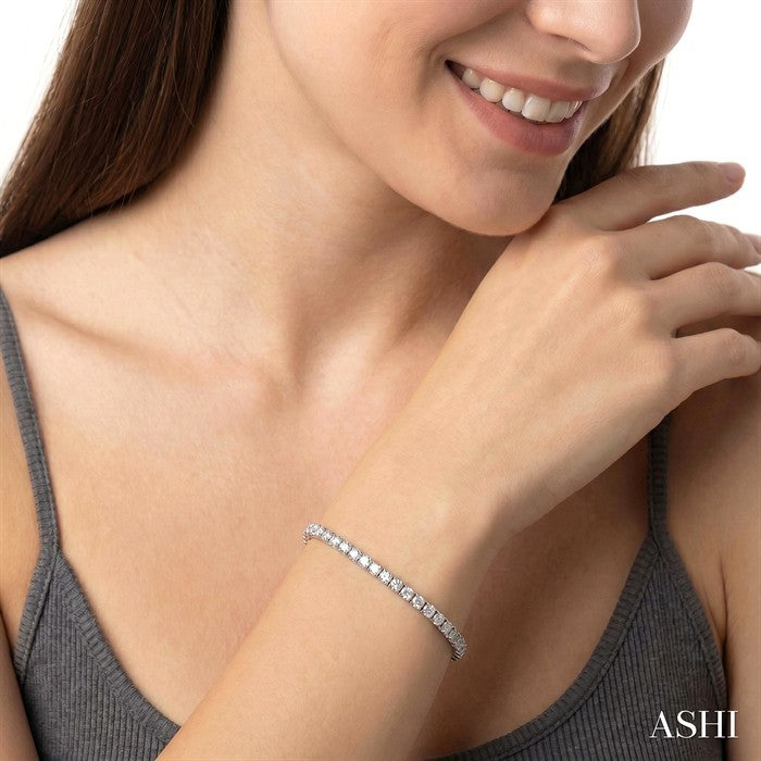 1 Ctw Square Shape Round Cut Diamond Tennis Bracelet in 14K White Gold