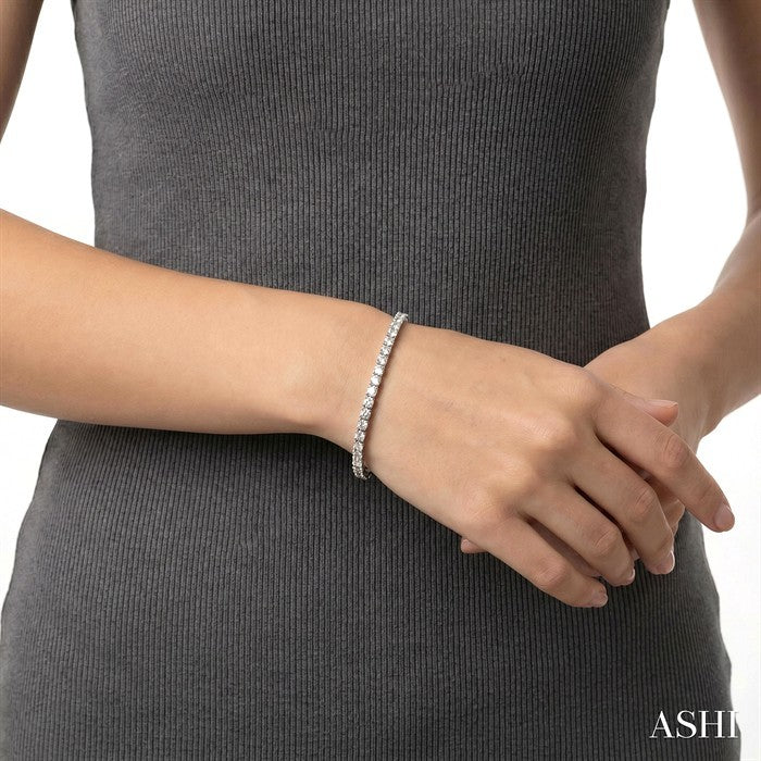 1 Ctw Square Shape Round Cut Diamond Tennis Bracelet in 14K White Gold