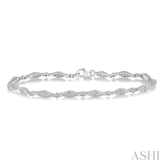 1/3 Ctw Round Cut Diamond Shape Fashion Bracelet in 10K White Gold