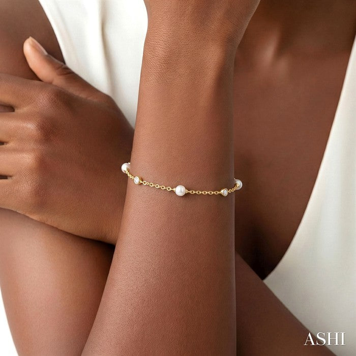 3 MM Round Shape Cultured Pearl and 1/20 Ctw Round Cut Diamond Fashion Station Bracelet in 14K Yellow Gold