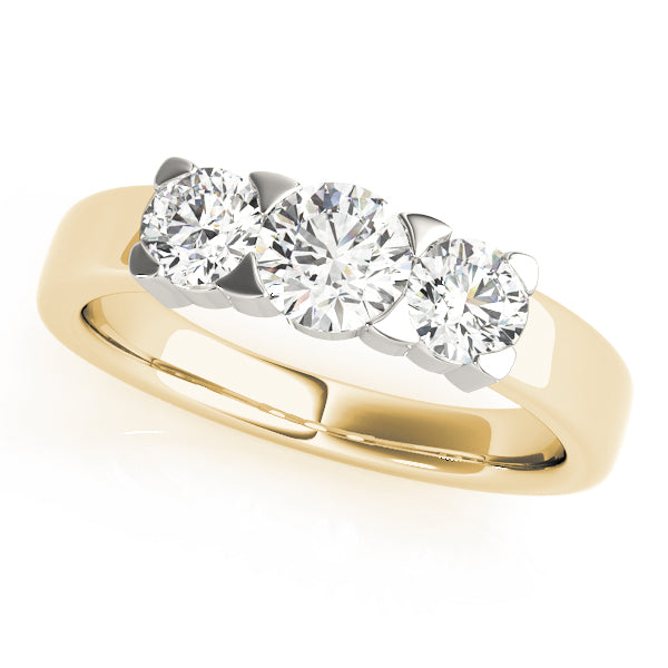 3-Stone Round Engagement Rings