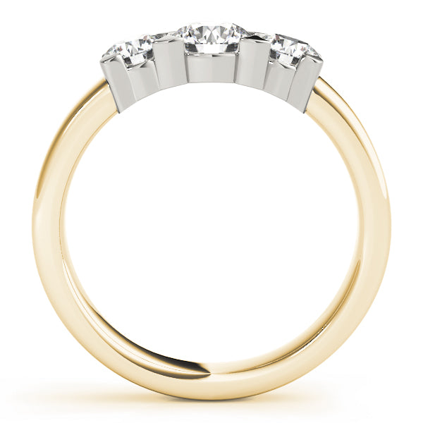 3-Stone Round Engagement Rings