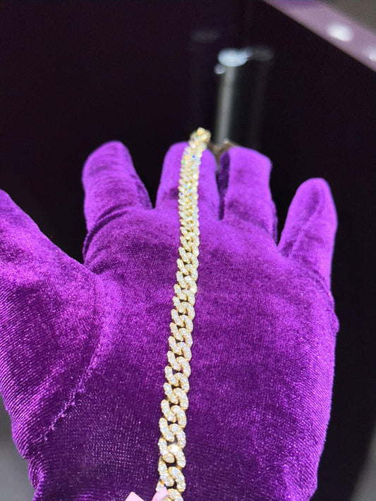 10kyg, 7mm, 21g, 8in, 6ctw. Men’s diamond Miami Cuban bracelet