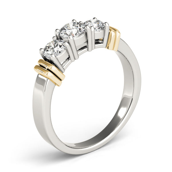 3-Stone Round Engagement Ring