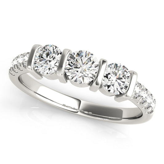 ENGAGEMENT RINGS 3 STONE ROUND