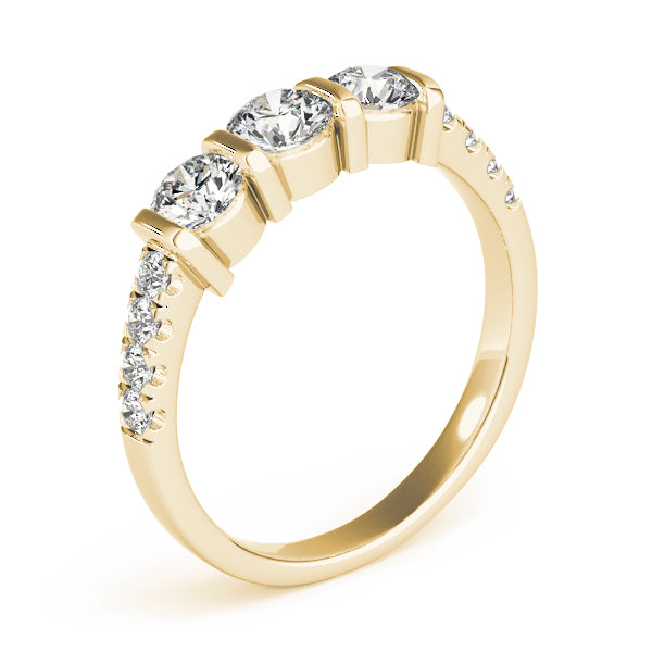 ENGAGEMENT RINGS 3 STONE ROUND