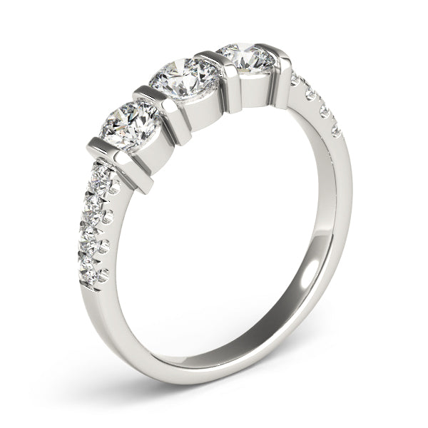 ENGAGEMENT RINGS 3 STONE ROUND