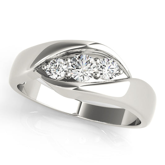 ENGAGEMENT RINGS 3 STONE ROUND