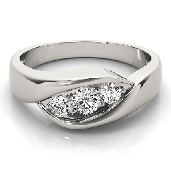 ENGAGEMENT RINGS 3 STONE ROUND