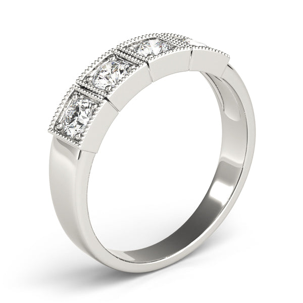 ENGAGEMENT RINGS 3 STONE ROUND
