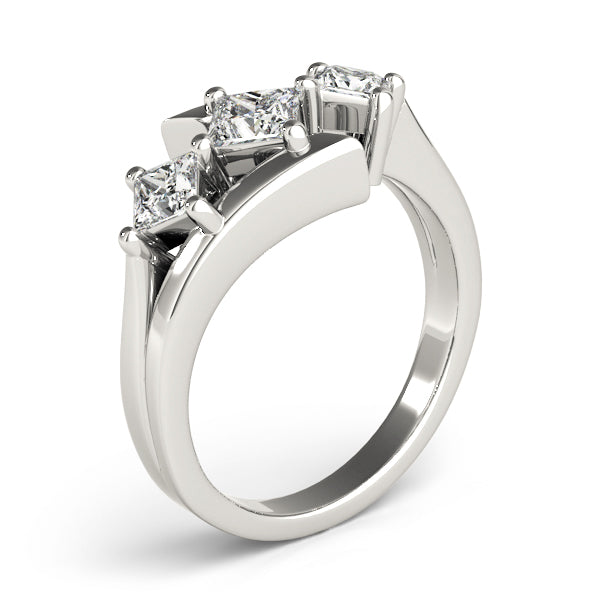 ENGAGEMENT RINGS 3 STONE PRINCESS