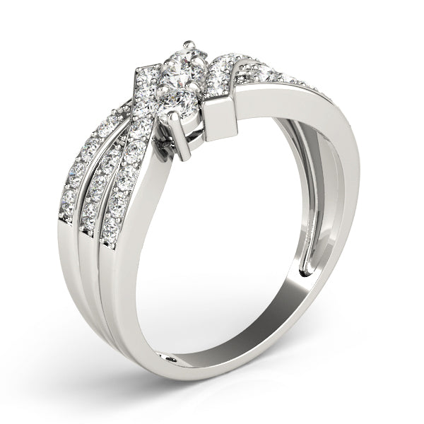 ENGAGEMENT RINGS 3 STONE ROUND