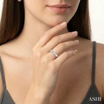 1/20 Ctw Mini Hearts Round Cut Diamond Fashion Band in Sterling Silver