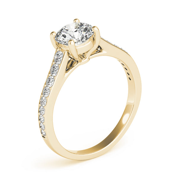 Graduating Single Row Round Engagement Ring