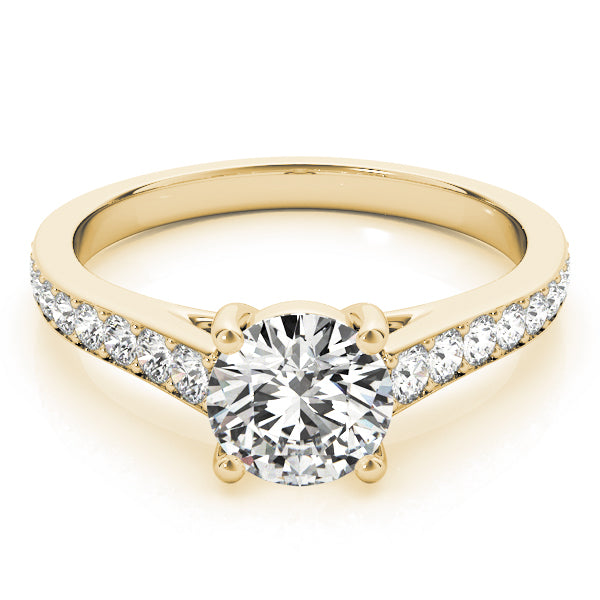 Graduating Single Row Round Engagement Ring