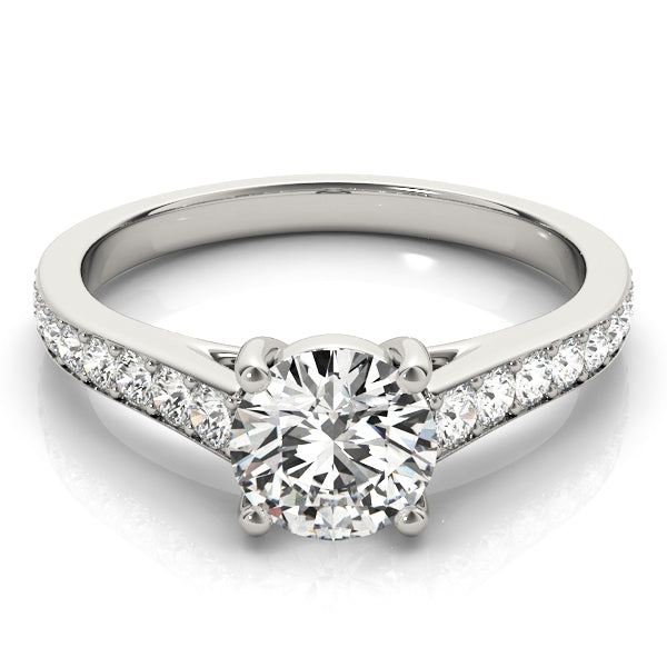Graduating Single Row Round Engagement Ring