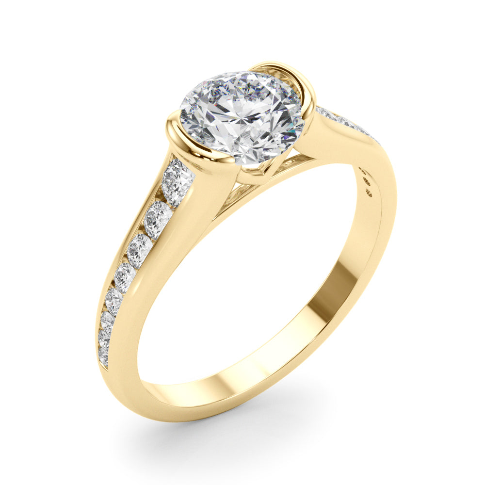 ENGAGEMENT RING ROUND CENTER