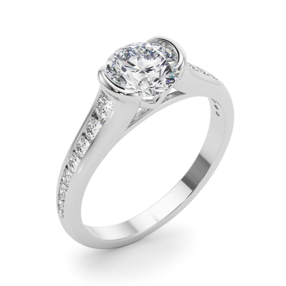 ENGAGEMENT RING ROUND CENTER
